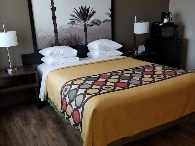 فندق Super 8 By Wyndham Los Angelesculver City Area