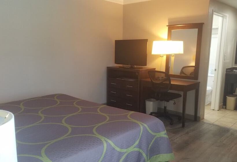 فندق Super 8 By Wyndham Los Angelesculver City Area