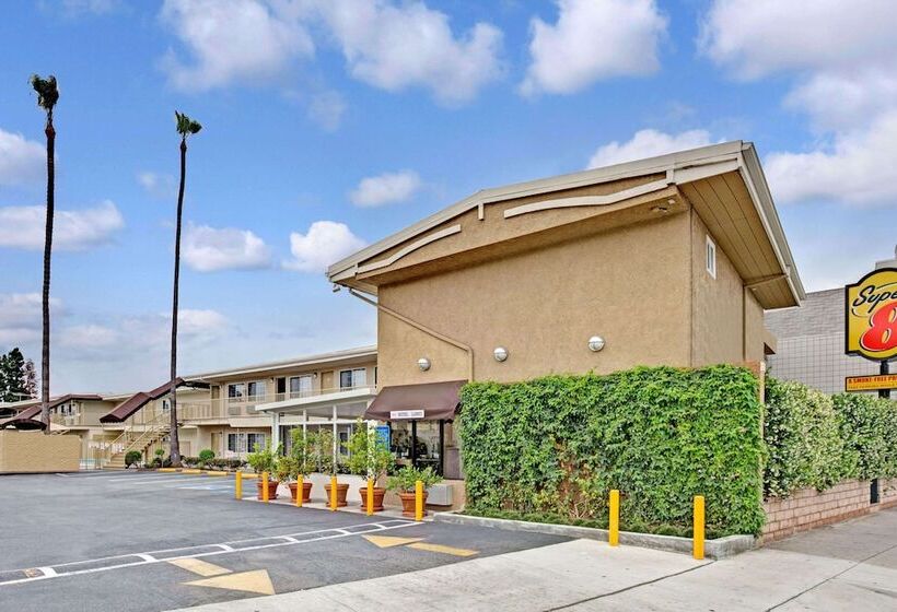 فندق Super 8 By Wyndham Los Angelesculver City Area