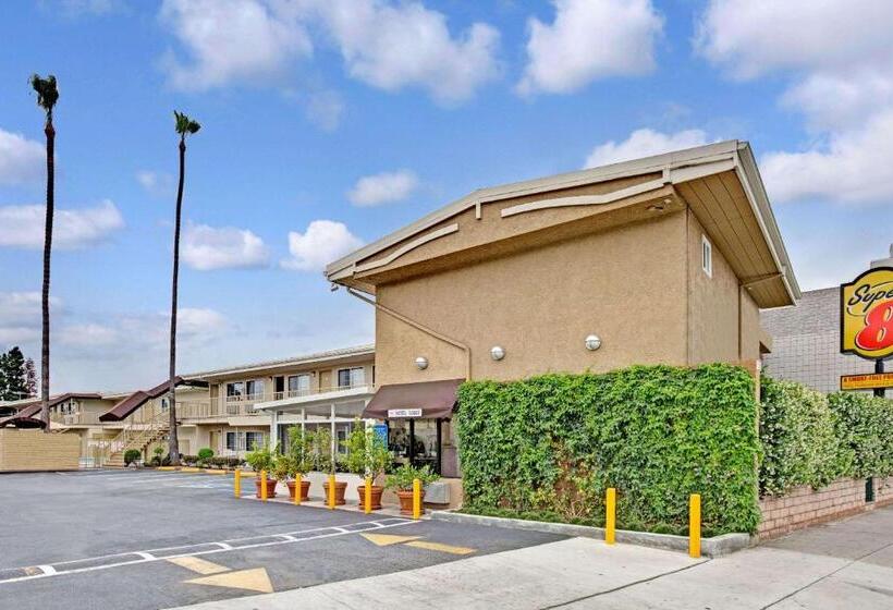 فندق Super 8 By Wyndham Los Angelesculver City Area