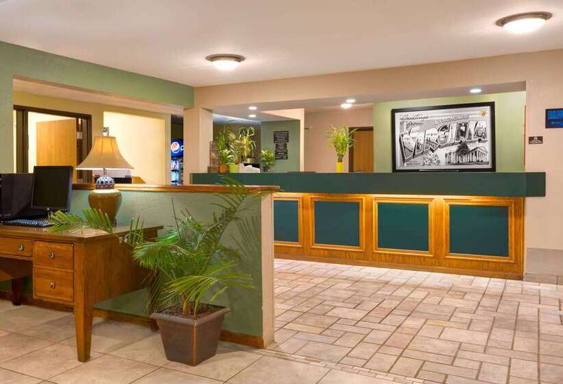 فندق Super 8 By Wyndham Lynchburg Va