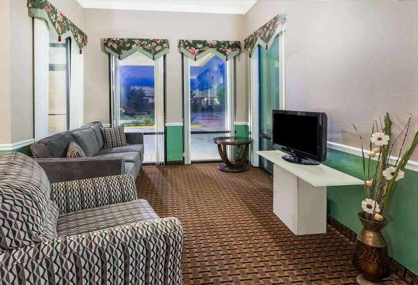 فندق Super 8 By Wyndham Madison/ridgeland Area