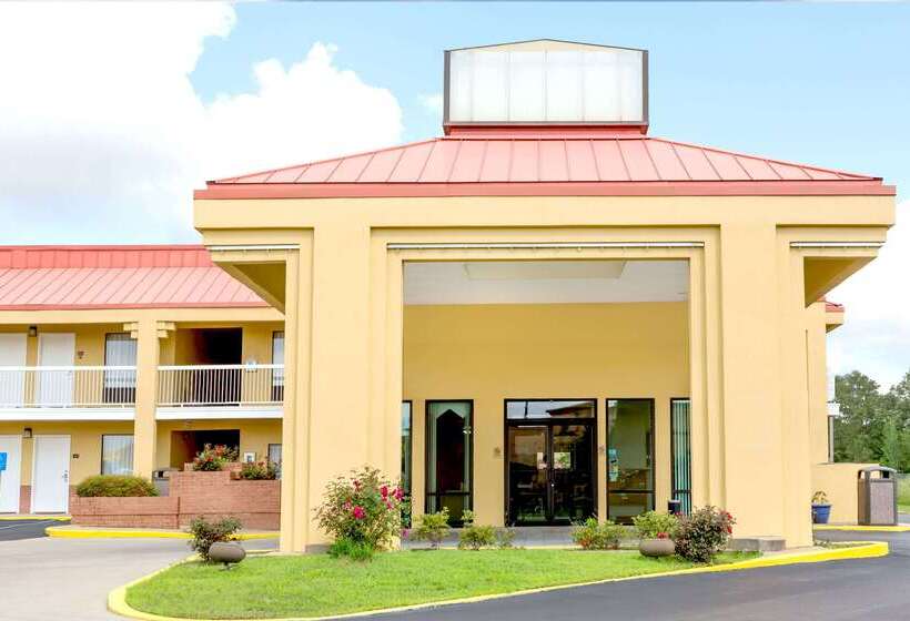 فندق Super 8 By Wyndham Madison/ridgeland Area