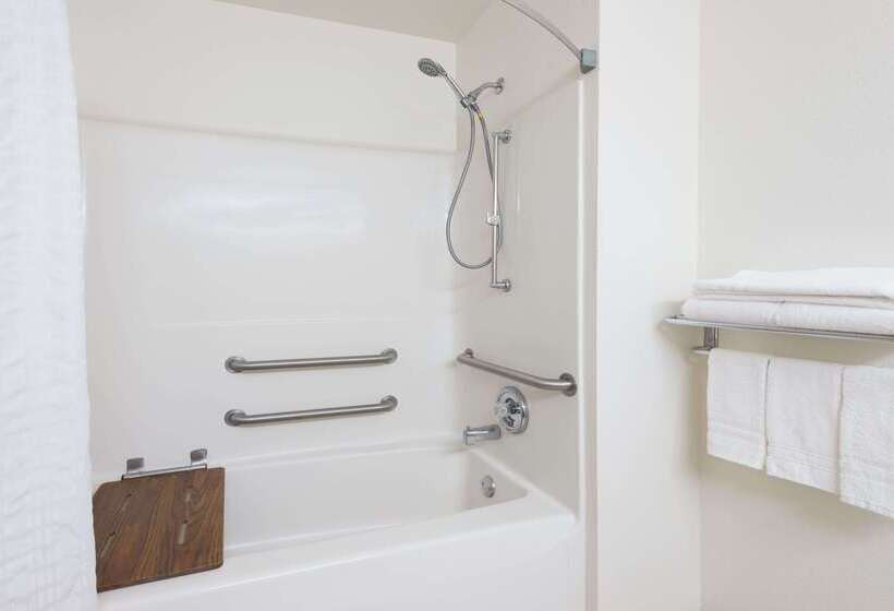 فندق Super 8 By Wyndham Morgantown