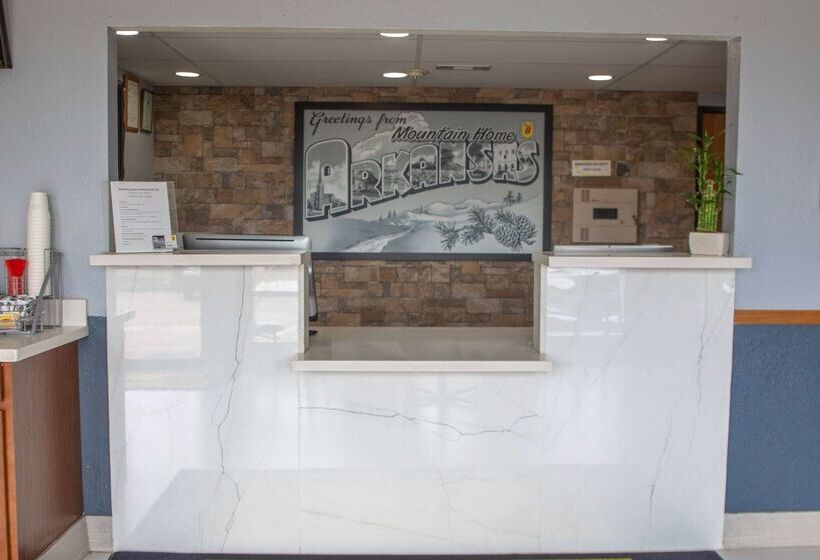 فندق Super 8 By Wyndham Mountain Home