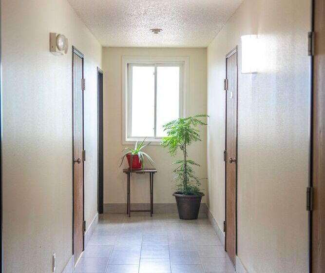 فندق Super 8 By Wyndham Mountain Home