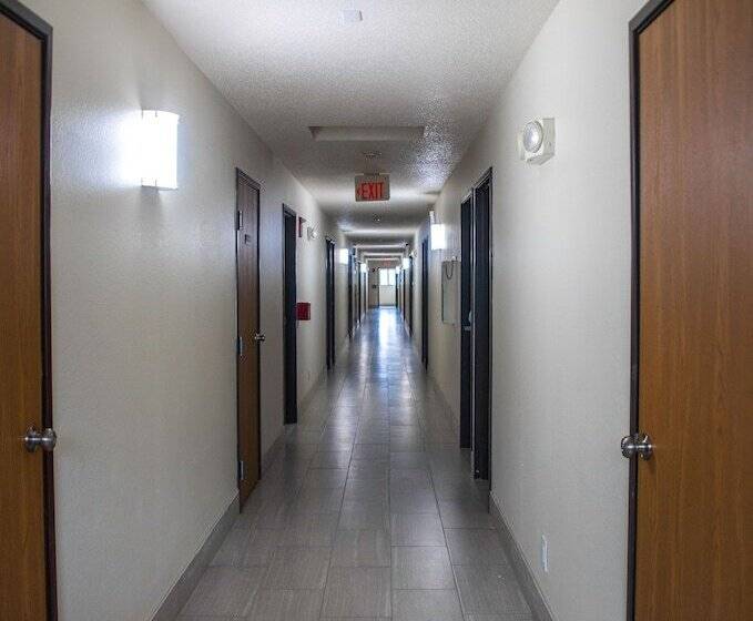 فندق Super 8 By Wyndham Mountain Home