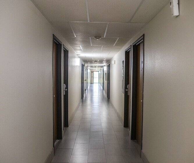 فندق Super 8 By Wyndham Mountain Home