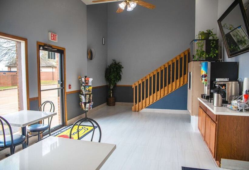 فندق Super 8 By Wyndham Mountain Home