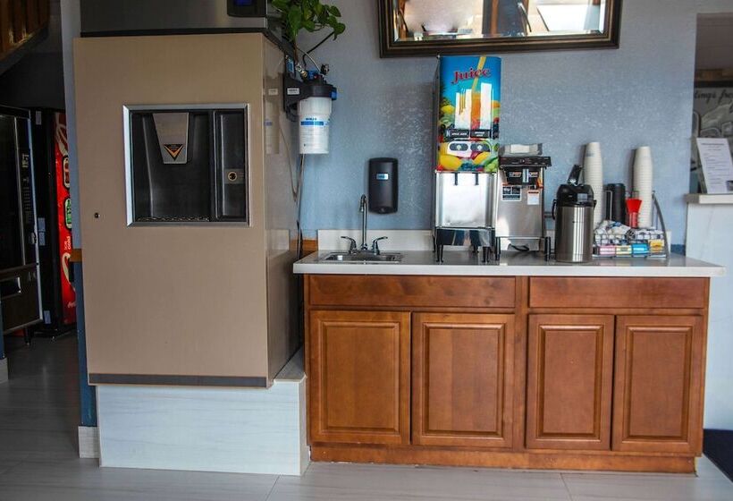 فندق Super 8 By Wyndham Mountain Home