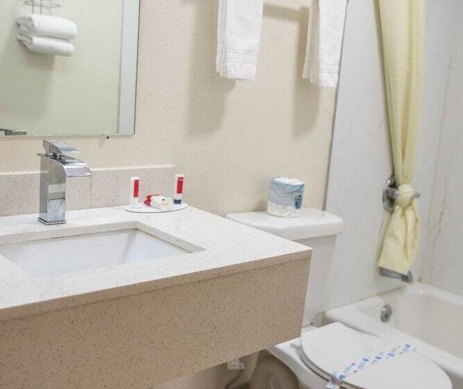 فندق Super 8 By Wyndham Mountain Home