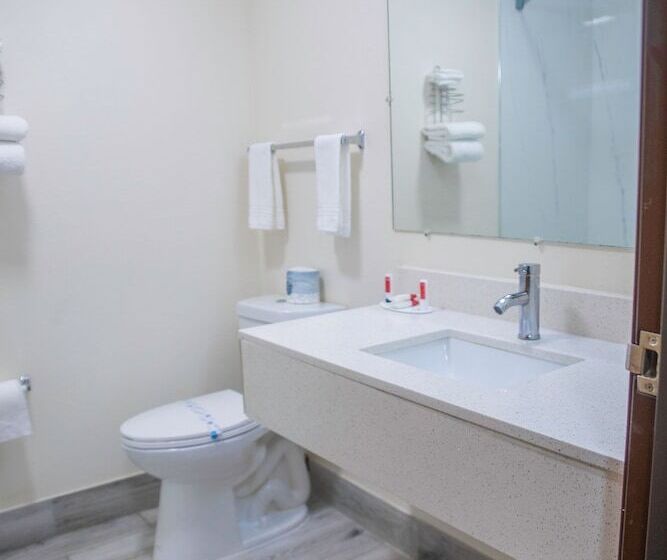 فندق Super 8 By Wyndham Mountain Home