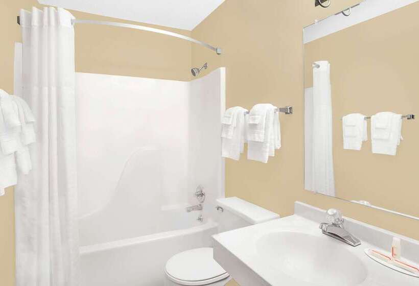 호텔 Super 8 By Wyndham Mt Pleasant