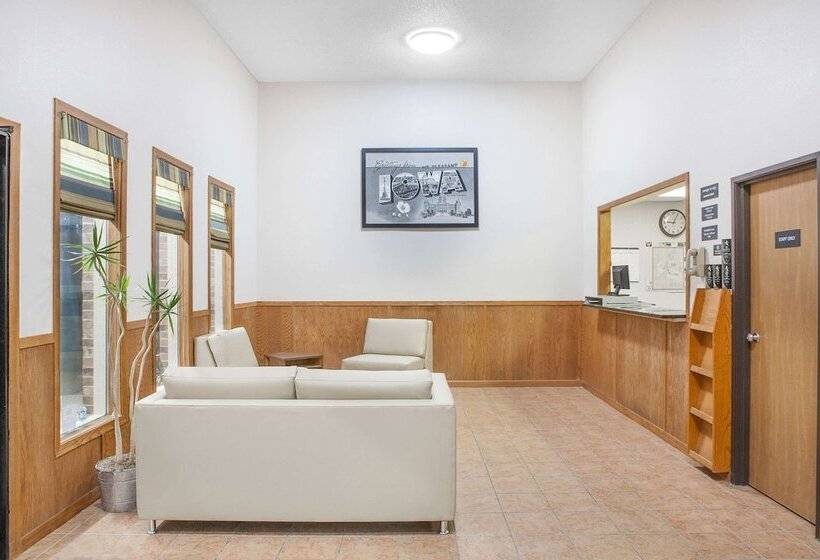 호텔 Super 8 By Wyndham Mt Pleasant