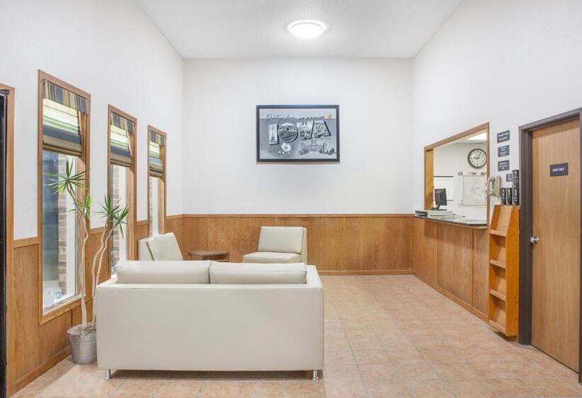 호텔 Super 8 By Wyndham Mt Pleasant