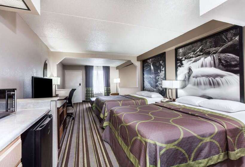 هتل Super 8 By Wyndham Pigeon Forge Emert St