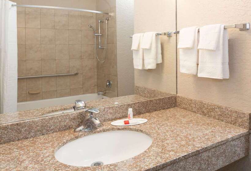 酒店 Super 8 By Wyndham Pompano Beach