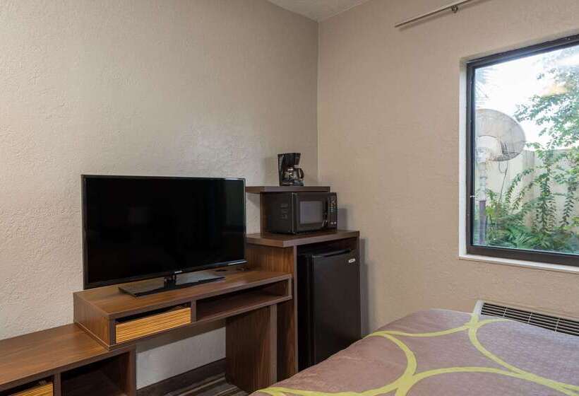 酒店 Super 8 By Wyndham Pompano Beach