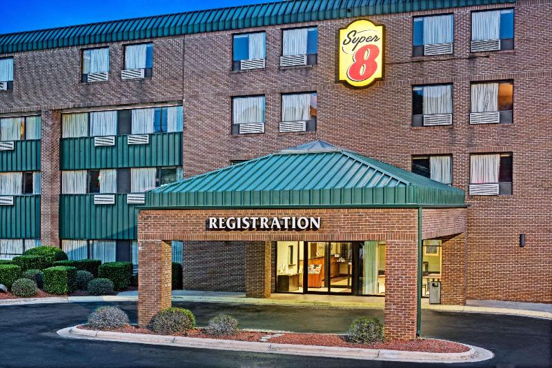 هتل Super 8 By Wyndham Raleigh North East