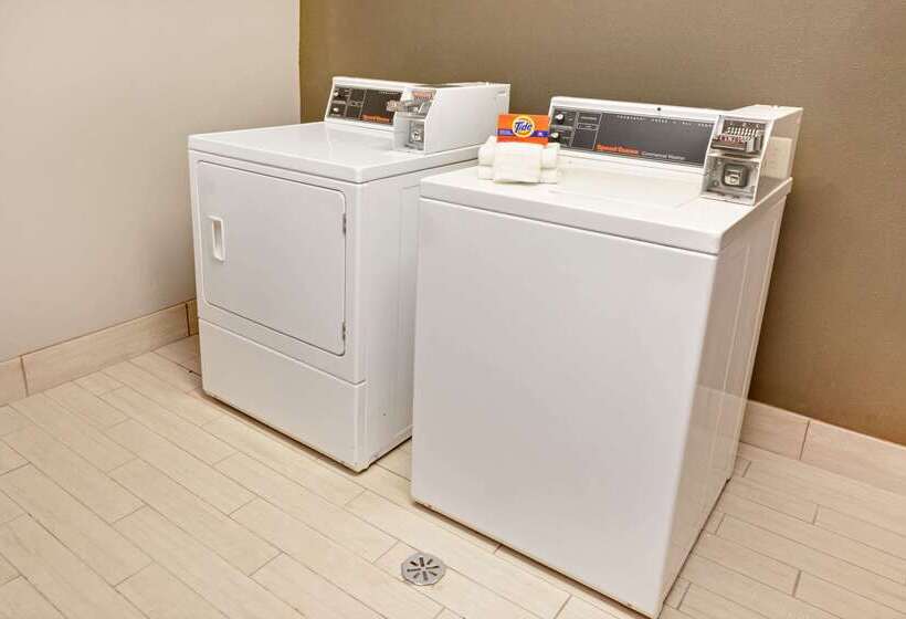 هتل Super 8 By Wyndham South Bend