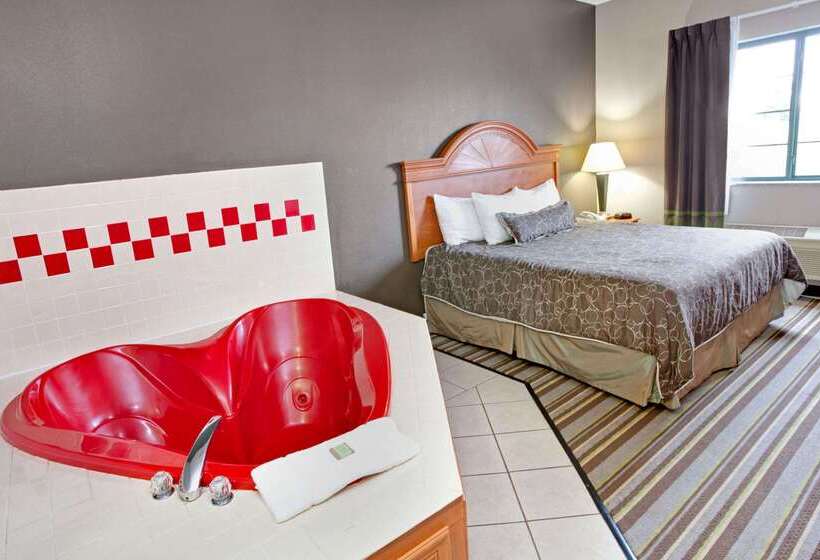 هتل Super 8 By Wyndham South Bend