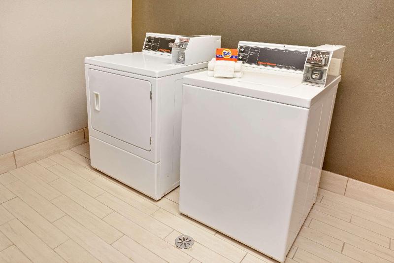 هتل Super 8 By Wyndham South Bend