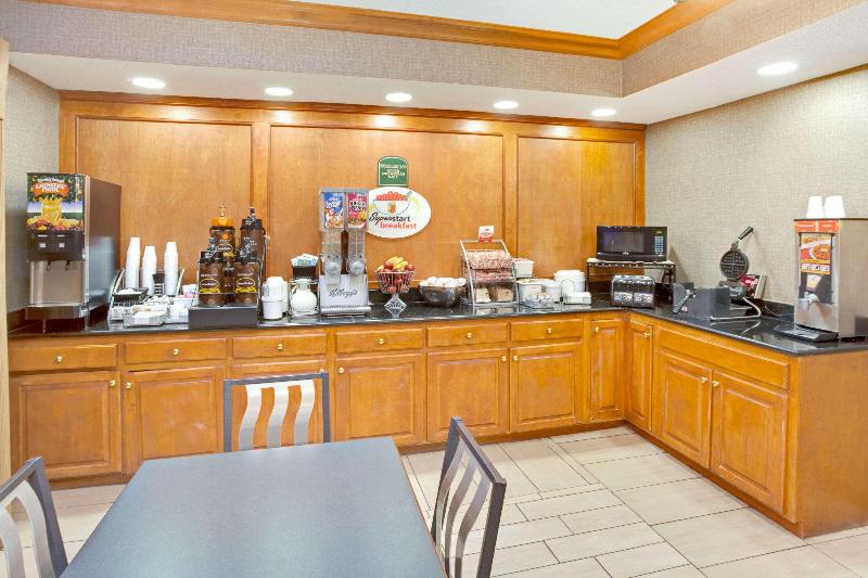 هتل Super 8 By Wyndham South Bend