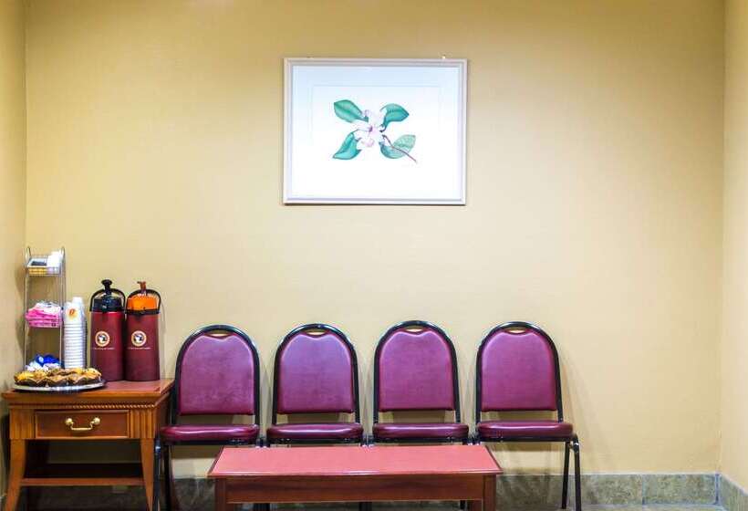 בית מלון כפרי Super 8 By Wyndham Vandalia/dayton International Airport