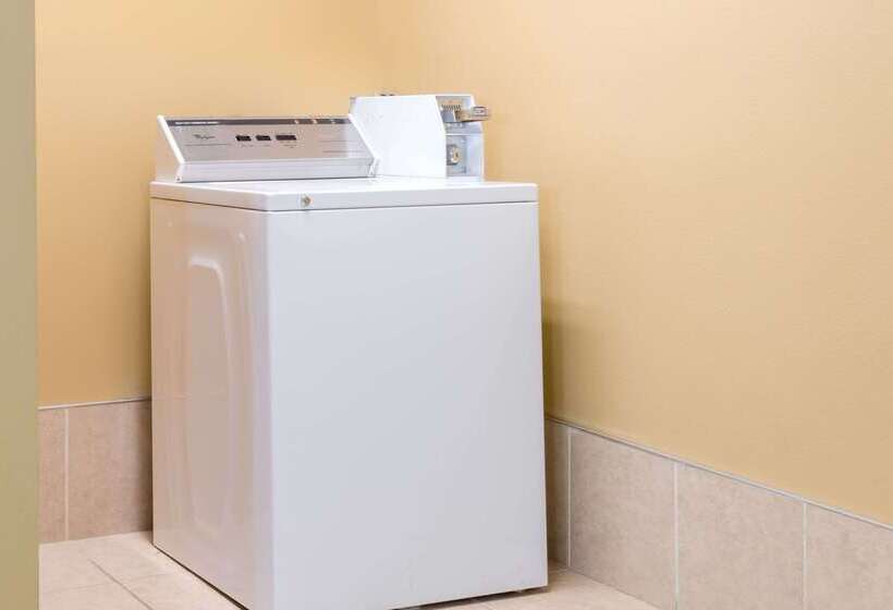 בית מלון כפרי Super 8 By Wyndham Vandalia/dayton International Airport