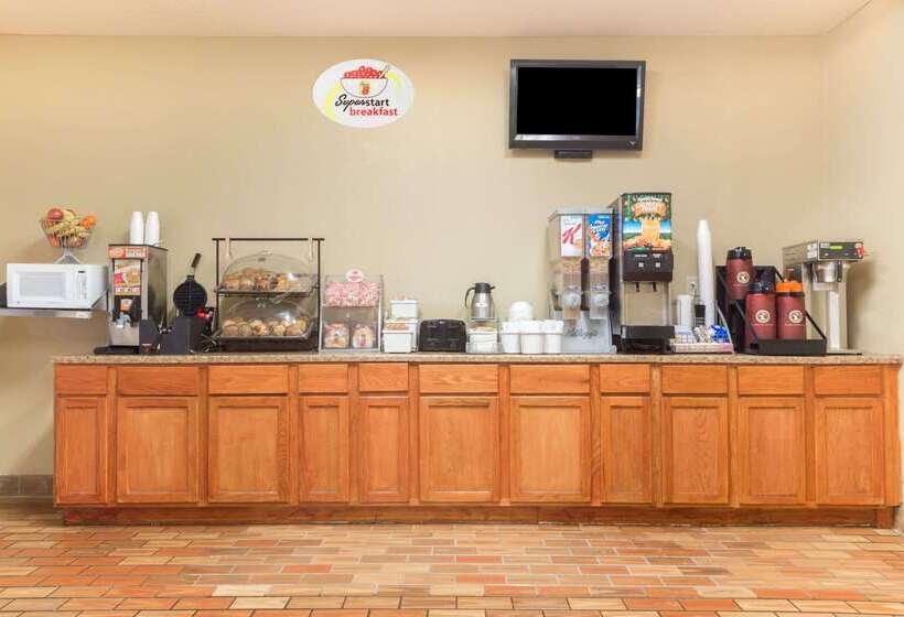 בית מלון כפרי Super 8 By Wyndham Vandalia/dayton International Airport