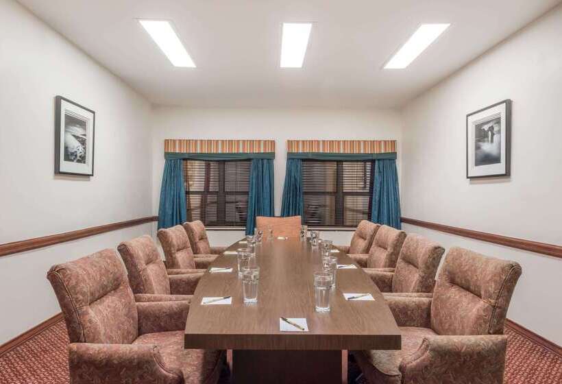 호텔 Super 8 By Wyndham Weslaco