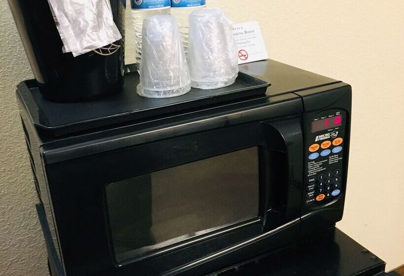 Отель Wingate By Wyndham Macon West