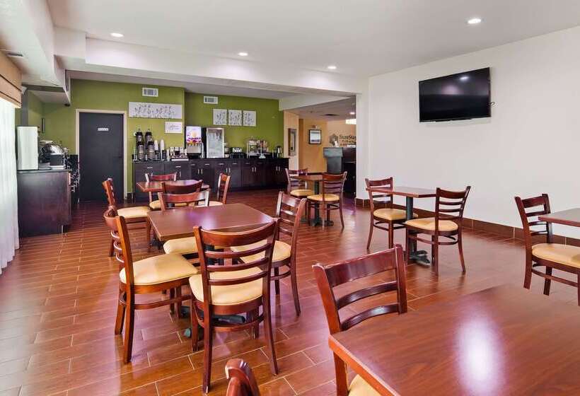 Отель Wingate By Wyndham Macon West