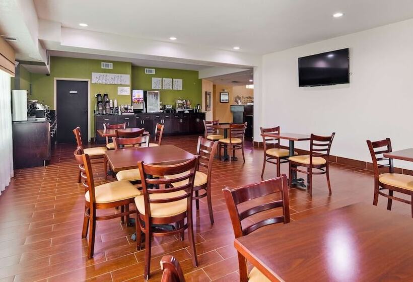 Отель Wingate By Wyndham Macon West