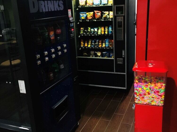 Отель Wingate By Wyndham Macon West