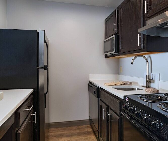 هتل Towneplace Suites By Marriott Baton Rouge South