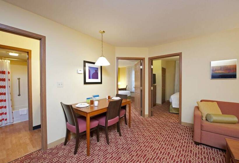 فندق Towneplace Suites By Marriott Bloomington