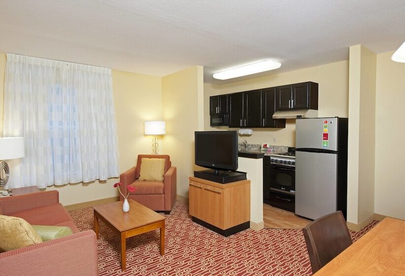 فندق Towneplace Suites By Marriott Bloomington