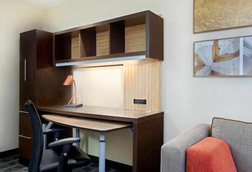 فندق Towneplace Suites By Marriott St. Petersburg Clearwater