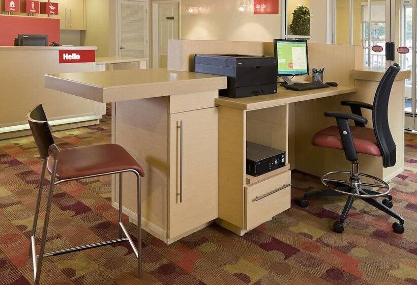 Отель Towneplace Suites By Marriott Dallas Bedford