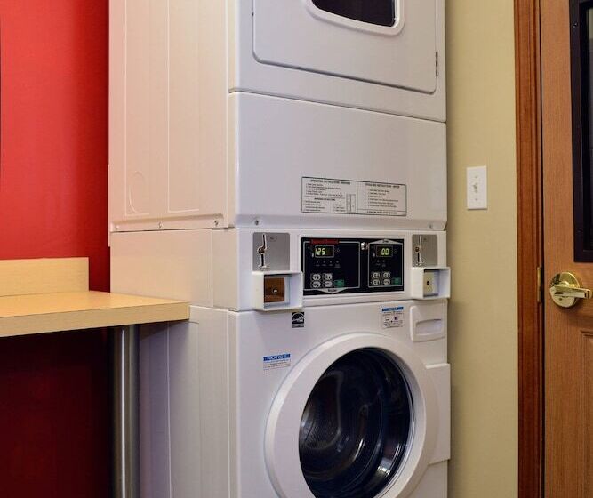 فندق Towneplace Suites By Marriott East Lansing