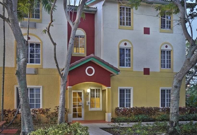 Отель Towneplace Suites By Marriott Fort Lauderdale Weston