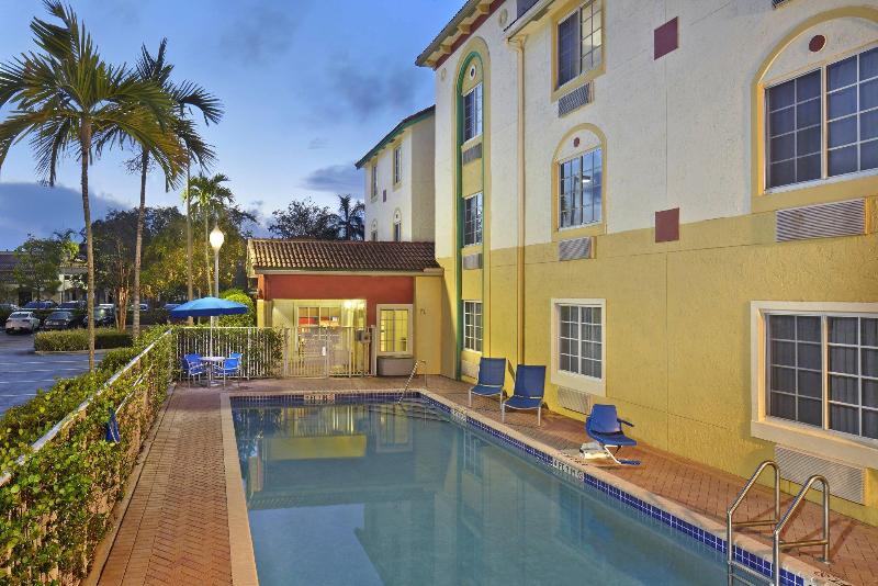 Отель Towneplace Suites By Marriott Fort Lauderdale Weston