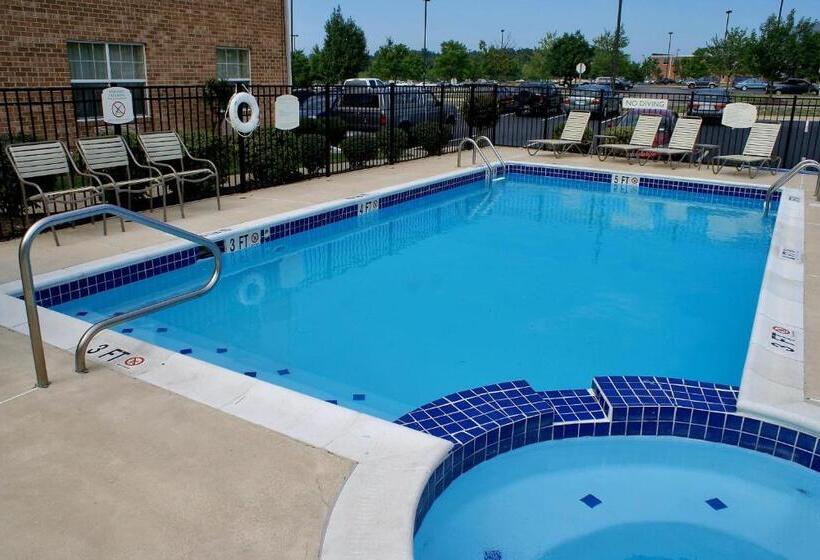 호텔 Towneplace Suites Fredericksburg