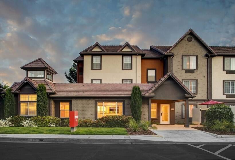 호텔 Towneplace Suites Fresno