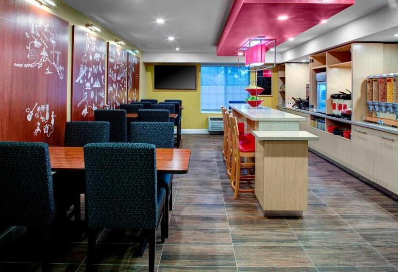 호텔 Towneplace Suites Fresno