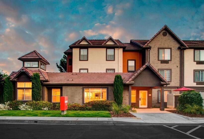 호텔 Towneplace Suites Fresno