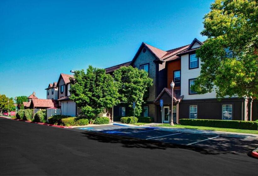 호텔 Towneplace Suites Fresno