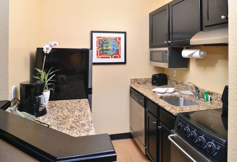 בית מלון כפרי Candlewood Suites Miami Doral By Ihg