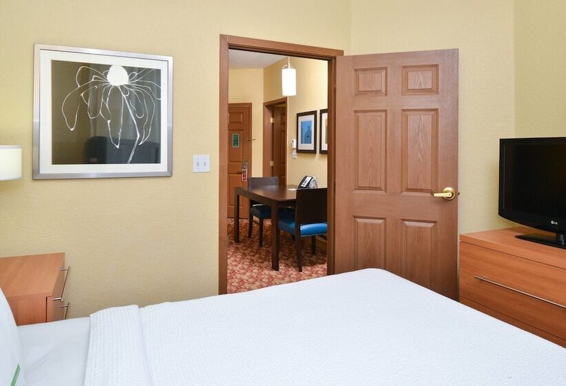 בית מלון כפרי Candlewood Suites Miami Doral By Ihg